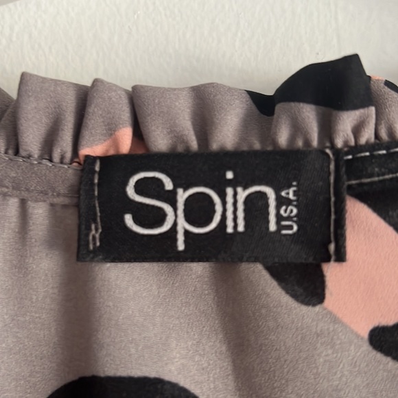 Sleeveless Top - Picture 4 of 4